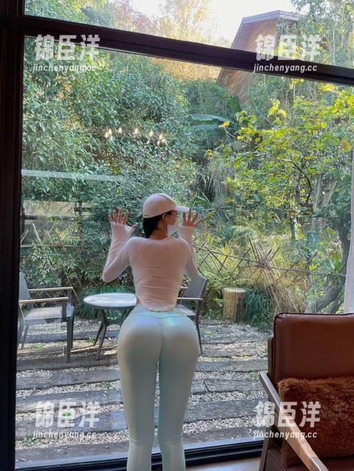 微密圈 - 左公子666在紫色底下的无圣光，图集看得我有点犯迷糊