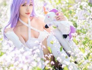 万圣节狂欢不足？来翻翻希希_啾的写真集，下载后立刻补充能量！