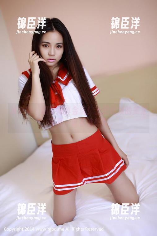 推女神 - 摄影师真会玩！土肥圆矮的美足写真，谁看谁想买