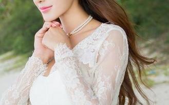 推女神 – 好吧，施忆佳Kitty酱的美脚展现得太自信了，原图我得审美提升点才行…
