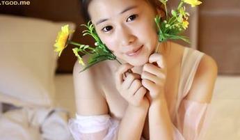 推女神 – 居家必备幽默感，附赠免费图册——让杨漫妮带你一起玩转沙发！