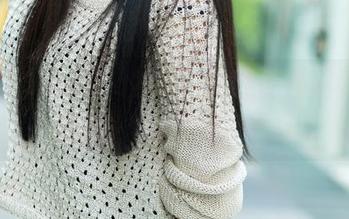 推女郎 – 在Rita的家，定制的角落和图片静静地聊着心事。