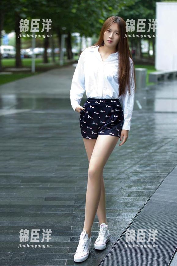 推女郎 - 看Yu佳妮的御姐风格图包，我发现原来可以这么优雅又带点叛逆，真想来一场角色扮演。