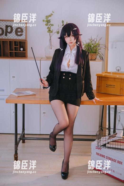 哇，日奈娇的明日奈女仆图包还可以免费获取，这公司太会玩了！