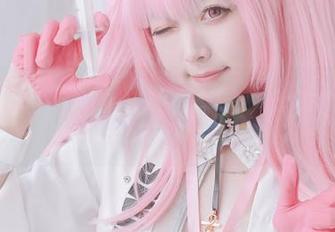 断线了！朝雾爱在网盘搞的制服自拍毁掉了我的专注力！