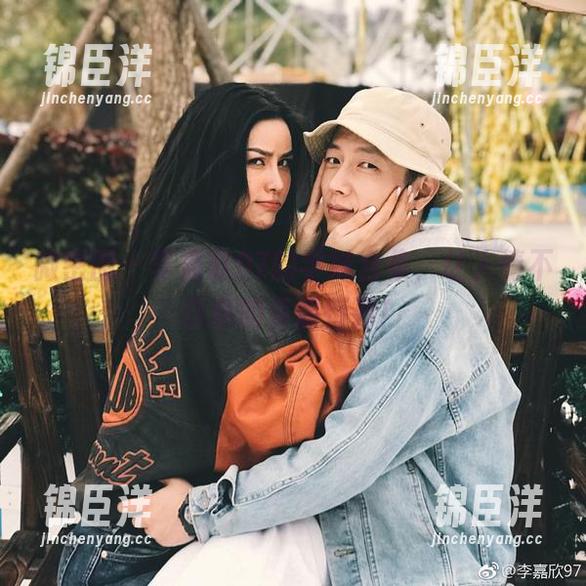 微密圈 - 李嘉欣97的学妹合集，让人情不自禁的资源行列！