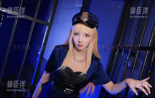 杏仁曲奇“女友”这组图看起来特别，图库也总是想要点新鲜！