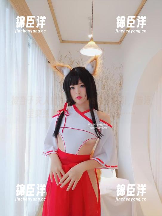 被杏子夫人的兔女郎cos照片吸引，脑海里突然跳出一堆奇怪的想法……