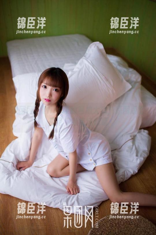 果团网 - Miss琪的私拍大戏：原图版比基尼，有点意思哦