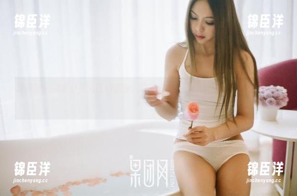 果团网 - 蜜桃Q妹儿在线盛放：作品《姐姐》，相信我，它值得一看！