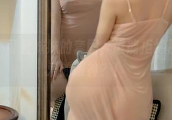 柒柒不可爱妹妹的套图，谁能拒绝那个可爱的眼神？！