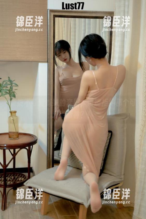 柒柒不可爱妹妹的套图，谁能拒绝那个可爱的眼神？！