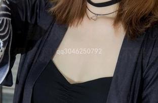 梦丝女神 – 魏婷婷，这粉色作品也太温柔了！高清得像棉花糖，让人不禁想咬一口。