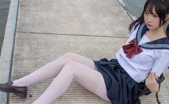 森萝财团的空姐制服，光滑舒适，图集原图里有种若有所失的美！