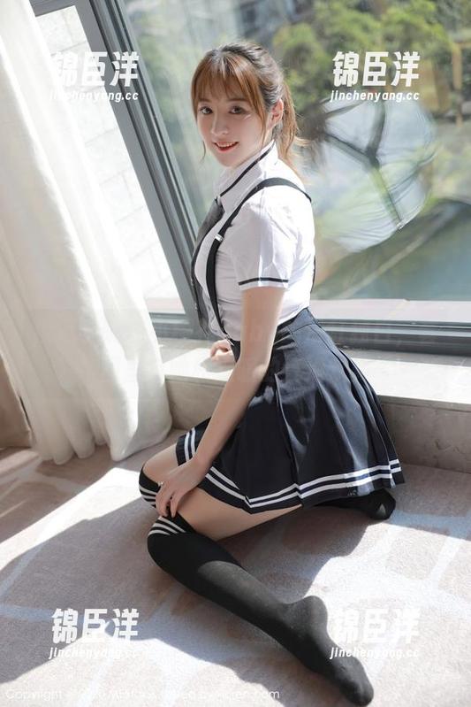 模范学院 - 小樱花baby的浴缸独白，套图里有她和温暖的气泡欢舞