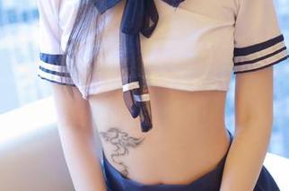 模范学院 – 一越来越心猿意马：果儿Victoria秘书原图中的小细节真让人着迷。