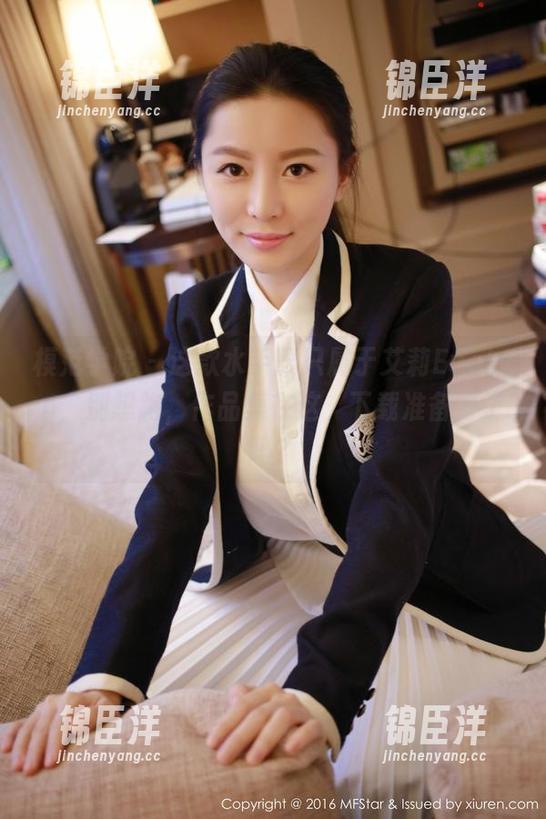 模范学院 - 这款水手服只属于艾莉Evelyn，别想跑，作品集在这，下载准备好了吗？