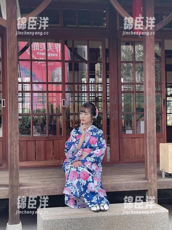下载泥泥汝的“圣诞A”，让我知道你变得更加不可思议的同时，谁会注意小细节呢？