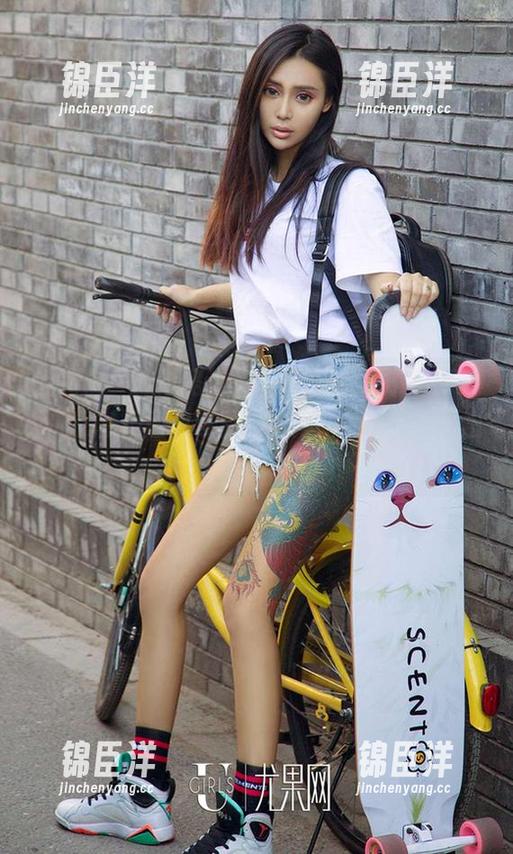 爱尤物-奶茶Emily 爱尤物 - 走过路过,不要错过!奶茶Emily的比基尼图包资源量巨大,羞羞的说不出!