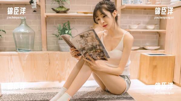 王羽杉需要无圣光，才更凸显她JK樱花的那份少女气息，说不清的美图氛围。