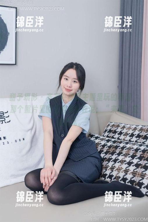 甜予摄影 - 齐齐在裸足主题里玩的真溜，那个照片里的姿势似乎在说：“来吧，放松点儿。”