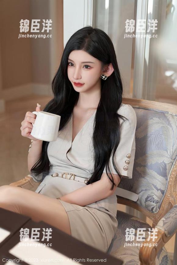 秀人网 - Mina米娜的瑜伽精选，究竟是为了身心灵的自由，还是在说‘我很自律’？