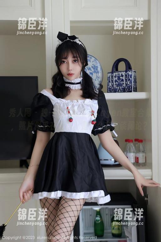 秀人网 - 独一无二的可儿kayen教室合集，照片似乎在低语，是什么在高谈阔论？