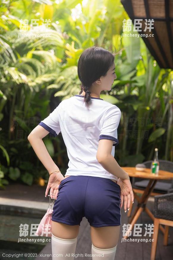秀人网-唐安诺 秀人网 - 谁说制服只能上班?唐安诺的美图让你眼前一亮,图包值得一下载啊。