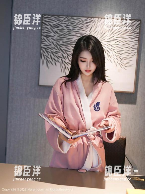 秀人网 - 嘘，你看到了吗？免费的呐——奶油妹妹和油亮的美图，真让人着迷。