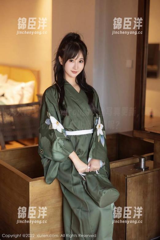 秀人网 - 媃柔rourou的灰丝写真更新，哪儿是丝，哪儿是调戏呢？
