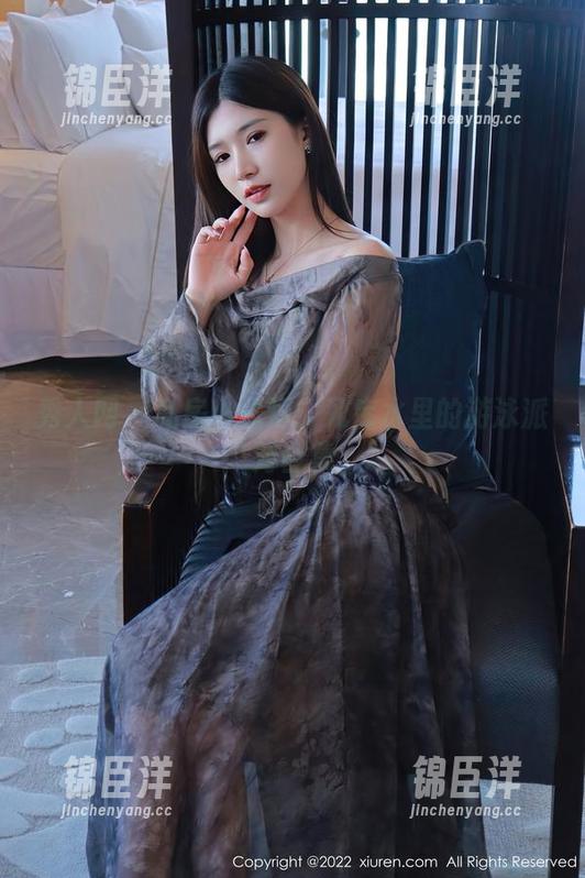 秀人网 - 私房小逗逗：死库水里的游泳派对合集