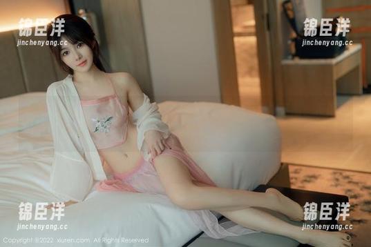 秀人网 - 小雨baby的美图分享：谁说姐姐不可以下雨，反而更有个性！
