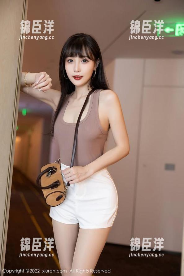 秀人网 - 清妙的职业装：简约、优雅，还有福利不容小觑！