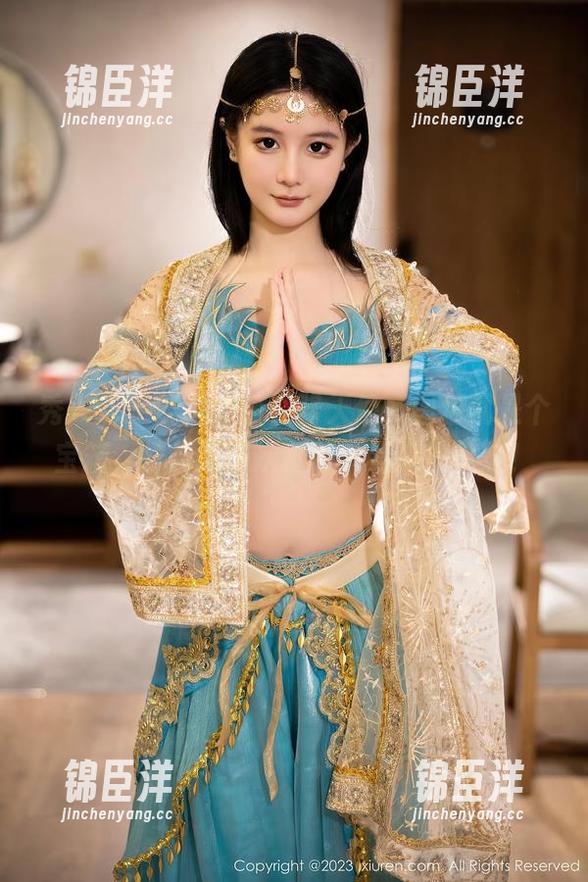 秀人网 - 鲜活的萌白酱天使，图包就是个宝箱，打开来每次都想‘再来一份’！
