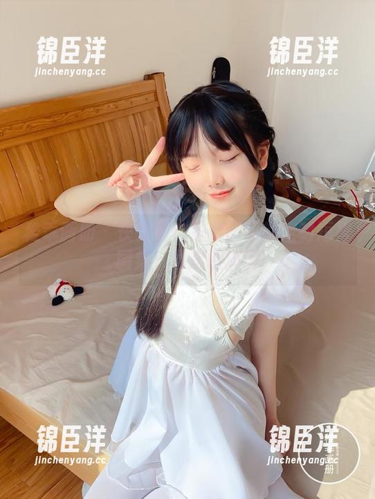 稚乖画册 - 快来看！生煎团团的定制短裙图集，层次感满满
