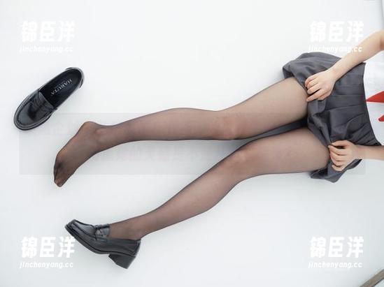 紧急企划 - 私房必看！见希w的白丝牛仔裤搭配，真想知道她的灵感是不是从洗衣房来？