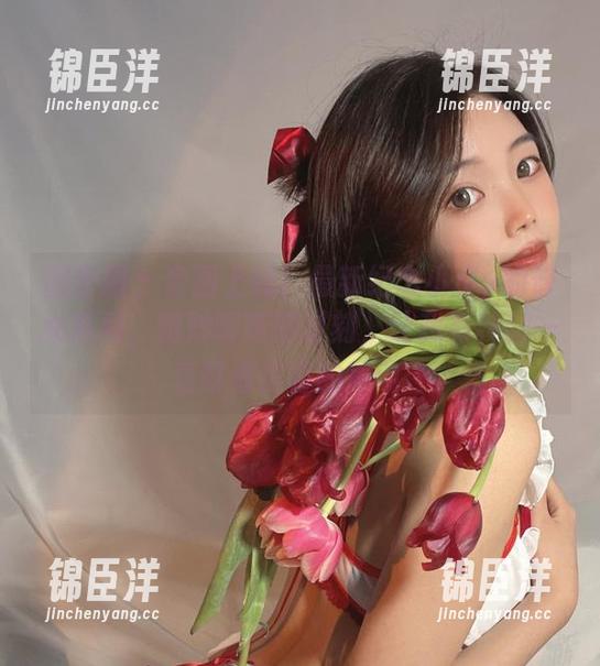 微密圈 - 套图上线！最新纪念小小v的修女系列，微妙暧昧的时刻，让我有种想一直盯着屏幕的冲动…