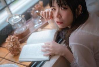 当自闭颜球球遇上水，最新图包里的竞泳太让人惊喜了！