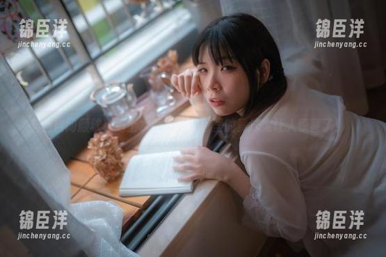 当自闭颜球球遇上水，最新图包里的竞泳太让人惊喜了！