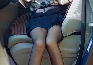 花漾show – 果儿Victoria棉袜写真，图库总能把风格带到极致。