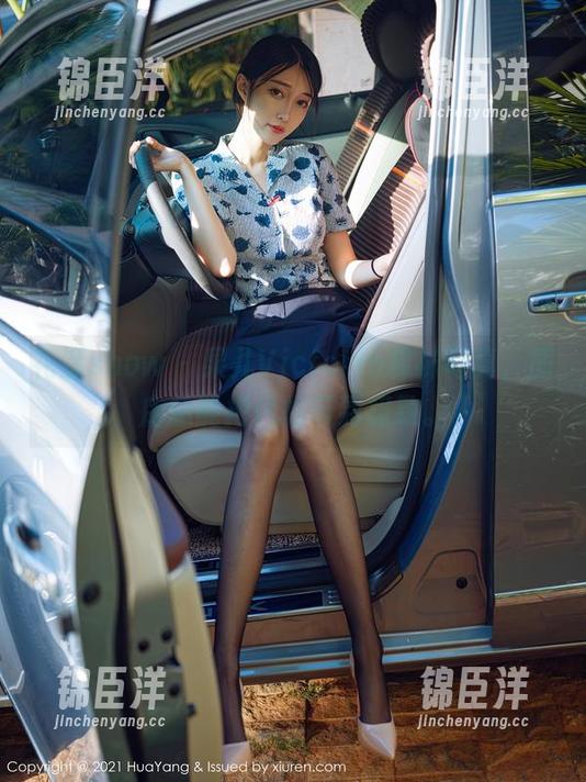 花漾show - 果儿Victoria棉袜写真，图库总能把风格带到极致。