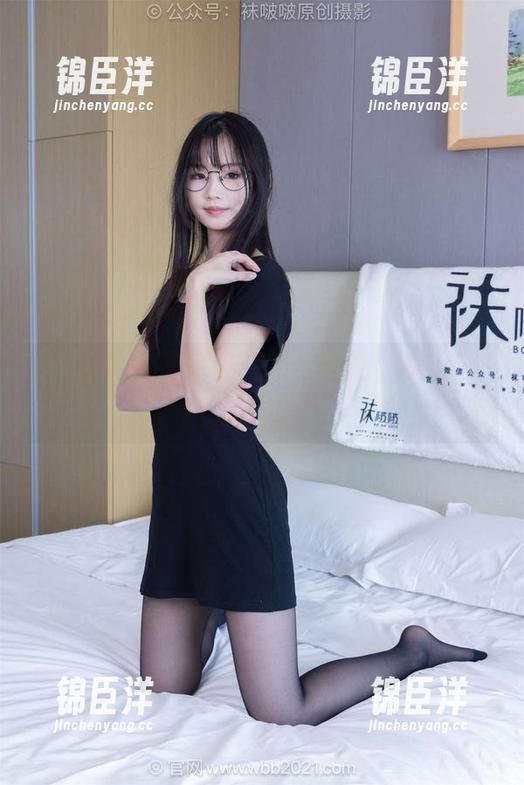 袜啵啵 - 小安最新写真：纯白，其实是个无辜的陷阱。
