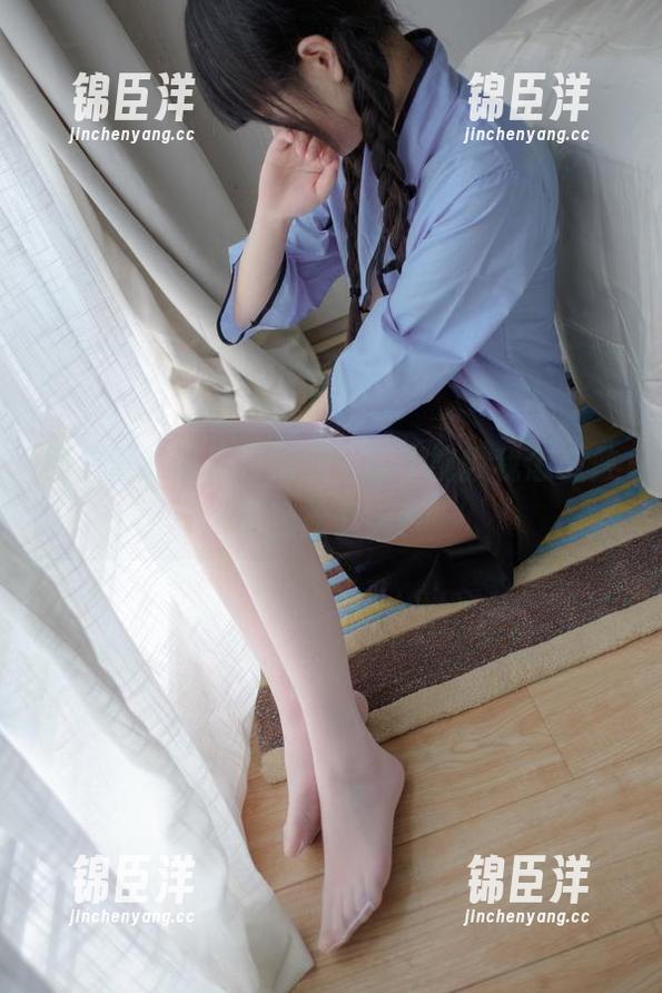 西尔酱的居家最新照，能不能教我怎么做到轻松又美？