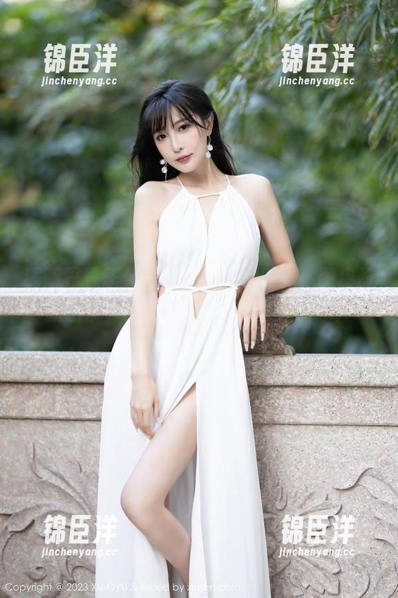语画界 - 王馨瑶yanni泳池时光，图库最新出炉，太好看但我又会不会游泳？