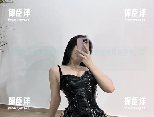 微密圈 - 最新的铁锤姐姐，短裙也能锤出风格图包，看了让人好奇。