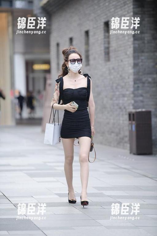 魔镜街拍：长腿皮裙私房合集，走过路过，真的不能错过！