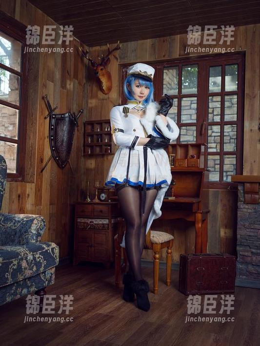 麻花麻花酱晒最新写真，Nikke冰玫瑰，你可准备好被美到掉牙吗？